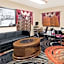 Super 8 by Wyndham Paris IL
