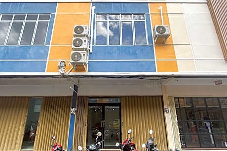 RedDoorz near BCS Mall at Penuin