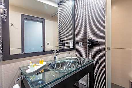 Double Room Plus Extra Bed (3 adults)