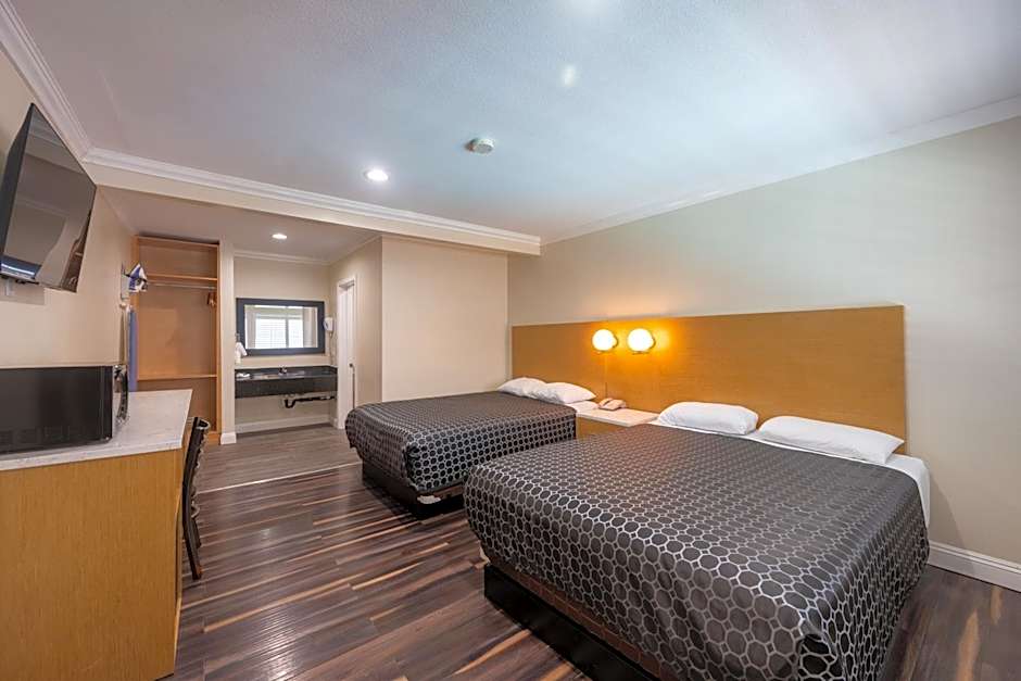 Hollywood City Inn