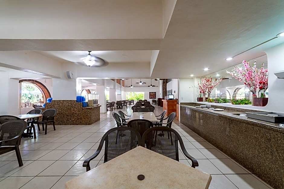 Hotel Castillo Huatulco & Beach Club