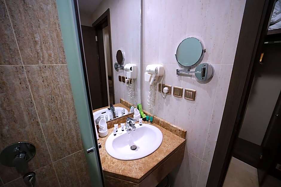 Al Ebaa Hotel
