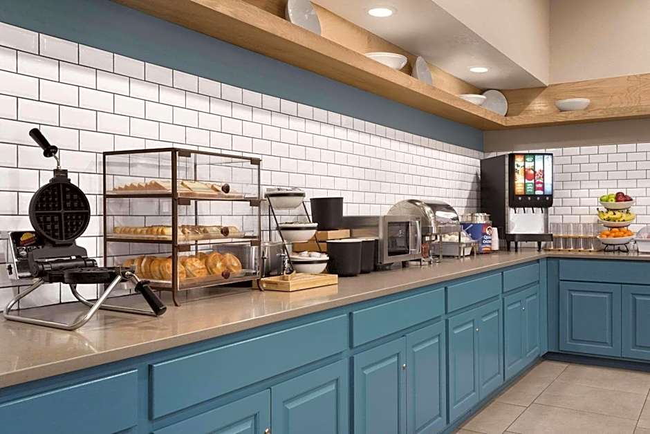 Country Inn & Suites by Radisson, Merrillville, IN