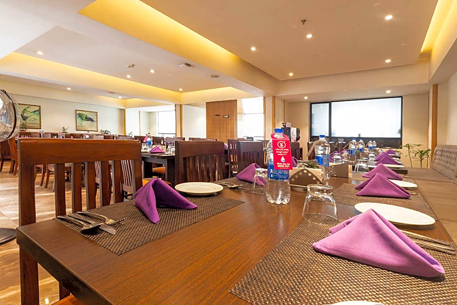 Yashshree Sanderling Mall Road