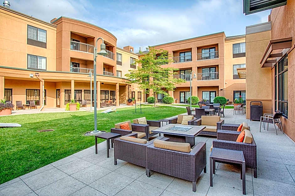 Courtyard by Marriott Fargo Moorhead, MN