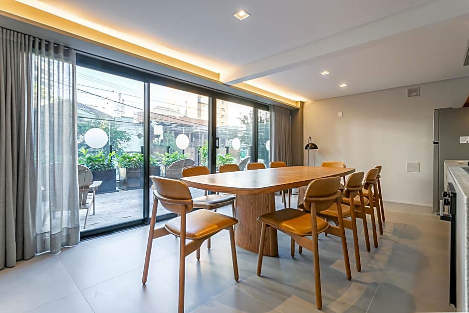 Studios Rio Branco by Viva - Prédio moderno, aptos com cama king-size no centro de Floripa