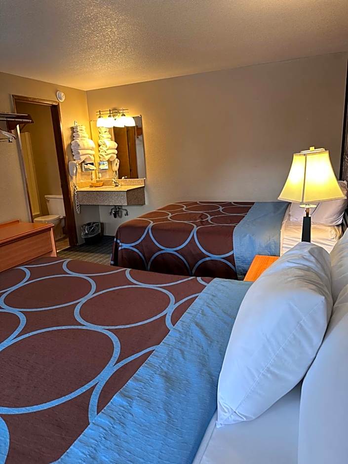 Super 8 by Wyndham Vancouver East