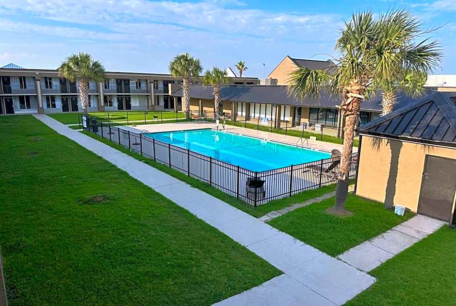 Days Inn & Suites by Wyndham Jennings