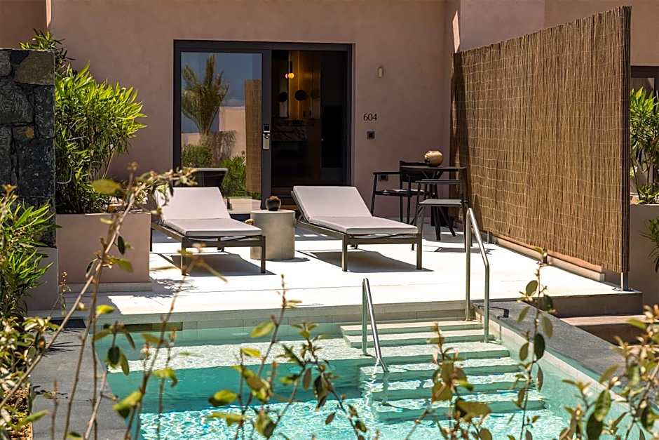 Domes Novos Santorini, Autograph Collection