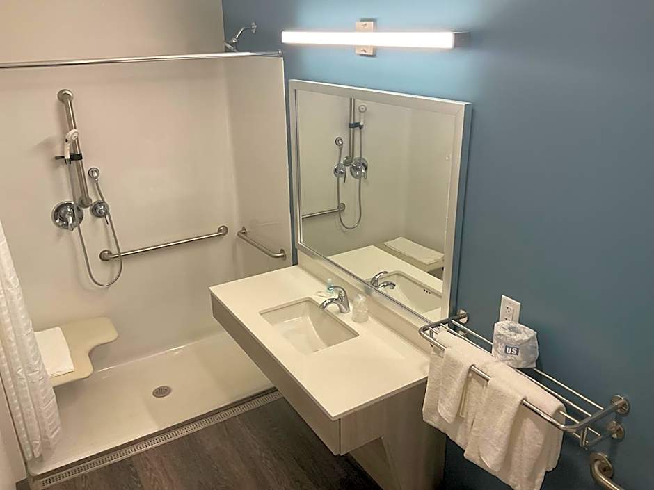 WoodSpring Suites Wixom - Novi