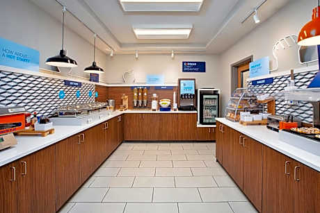 Holiday Inn Express Hotel & Suites Defiance By IHG