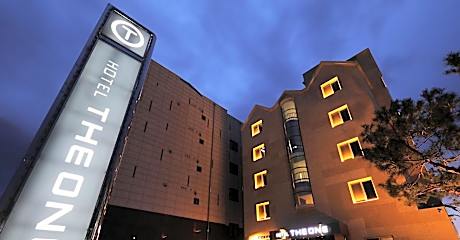 Hotel The One