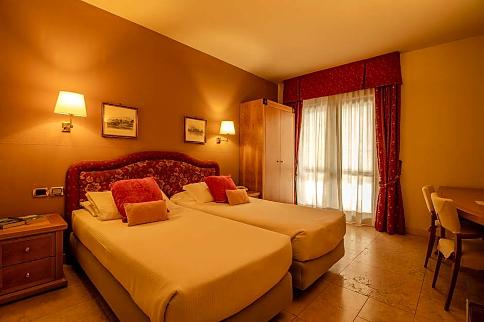 Paradise Hotel & Wellness