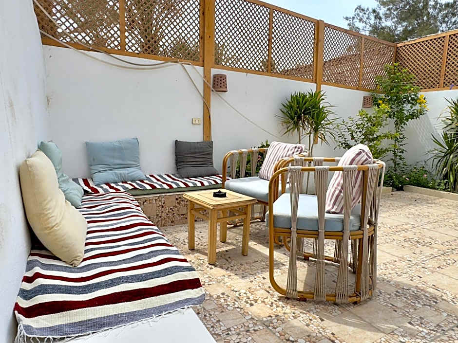 Apartment with roof top