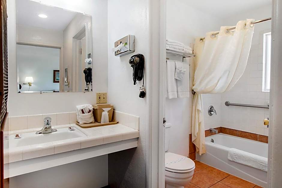 Eureka Town House Motel - Historic Old Town