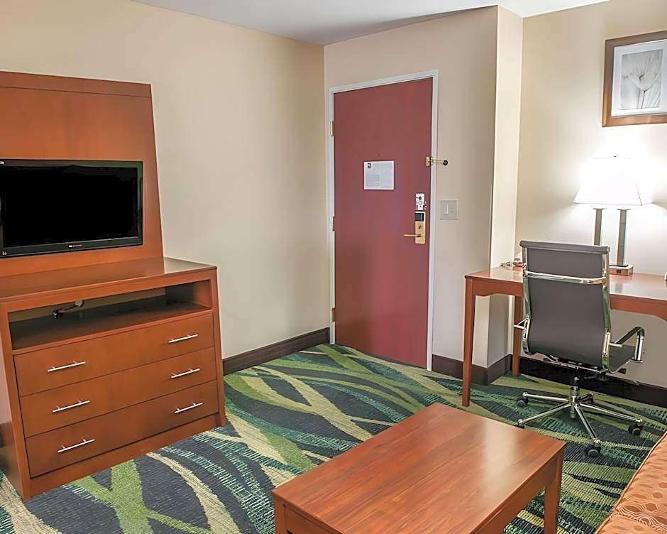Quality Inn & Suites South Bend Airport