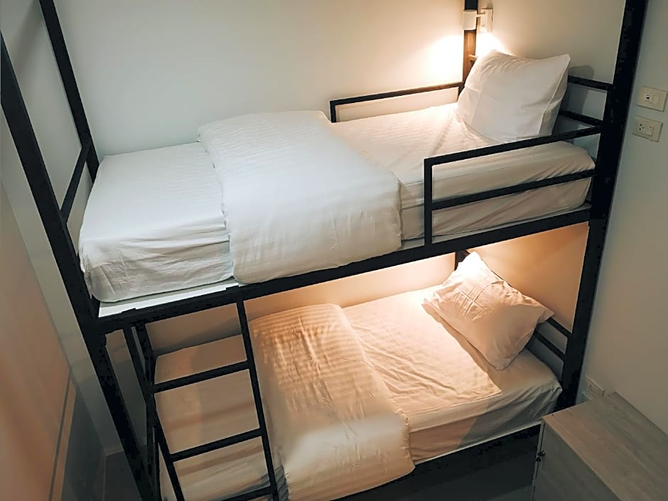 Tall Tree Poshtel Phuket