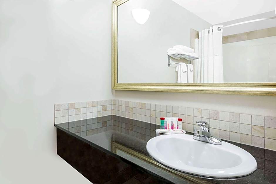 Ramada by Wyndham Olds