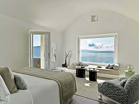 Executive Suite with Cave Pool