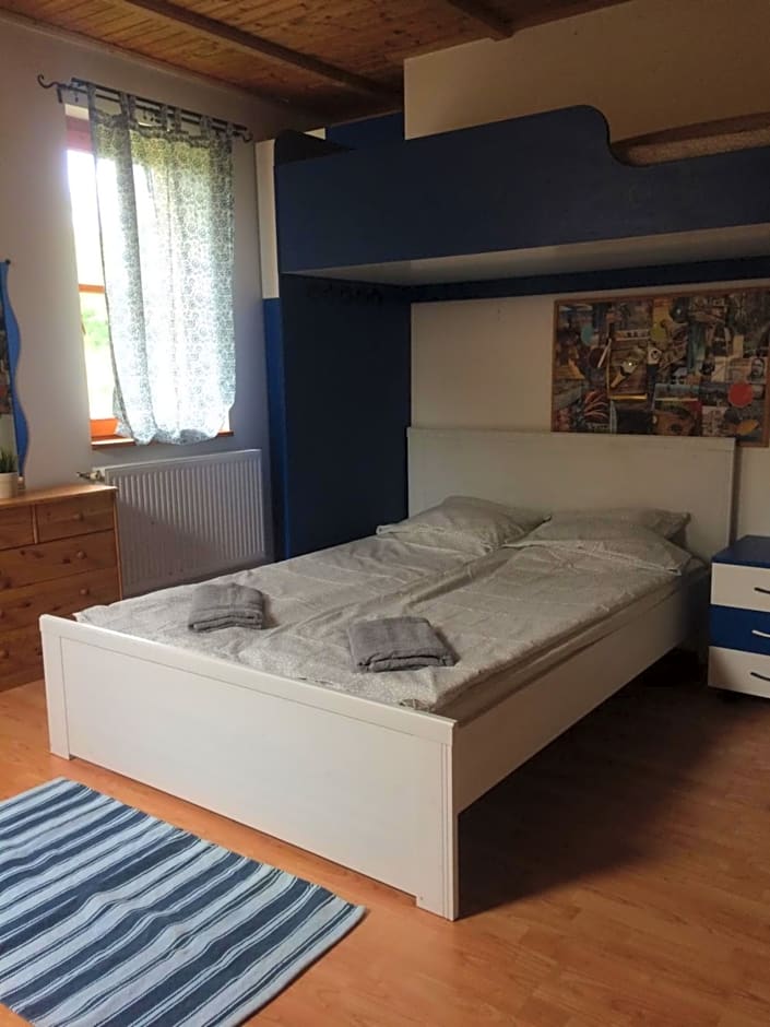 Cosy rooms on the lake near Budapest and the Airport