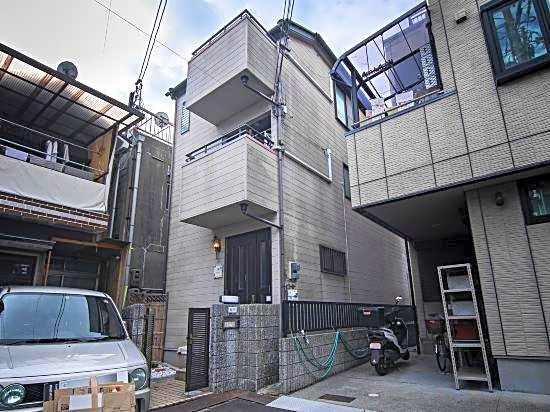 Miyu Tsuruno - 3-minute walk to the Shinshinjuku Station/max 8ppl