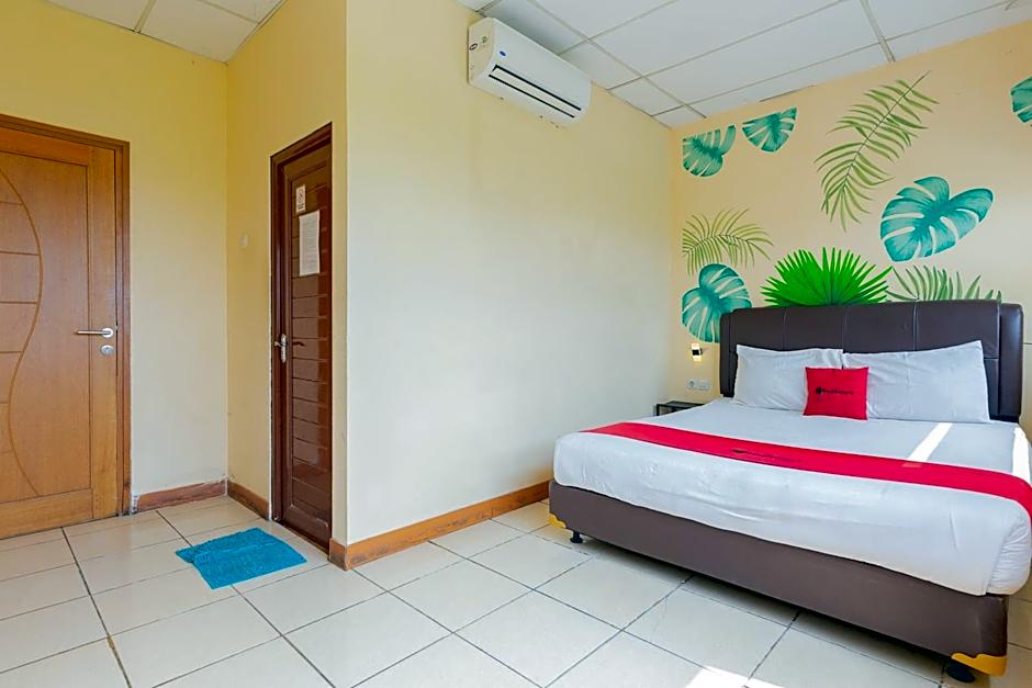 RedDoorz @ Iodium Residence Cikarang