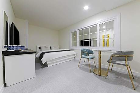 Standard Family Room