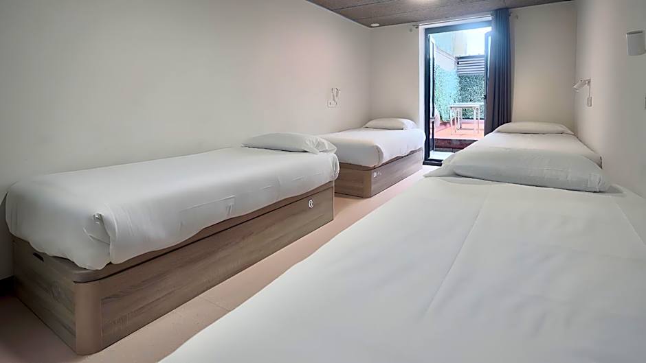 Ideal Youth Hostel