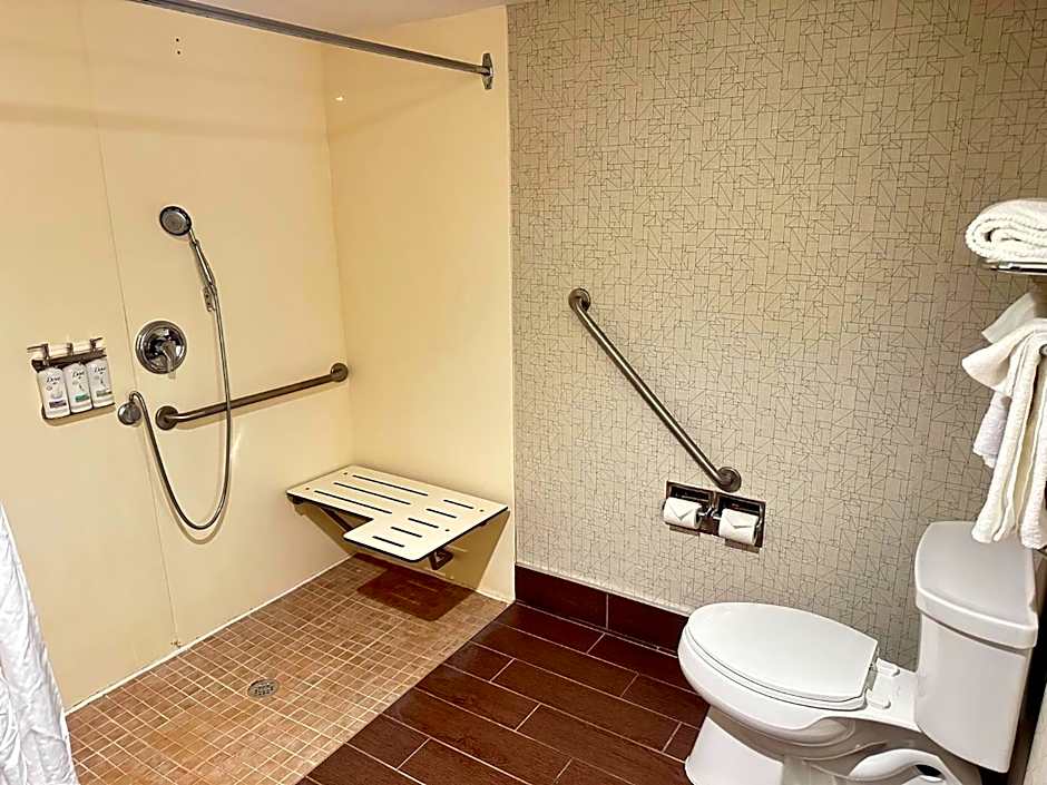 Holiday Inn Express Hotel & Suites Milton By IHG