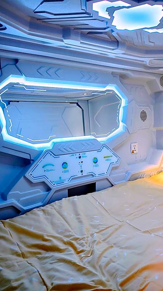 Сapsule Kijowska Stadium Floor -1 no window - Self Check in