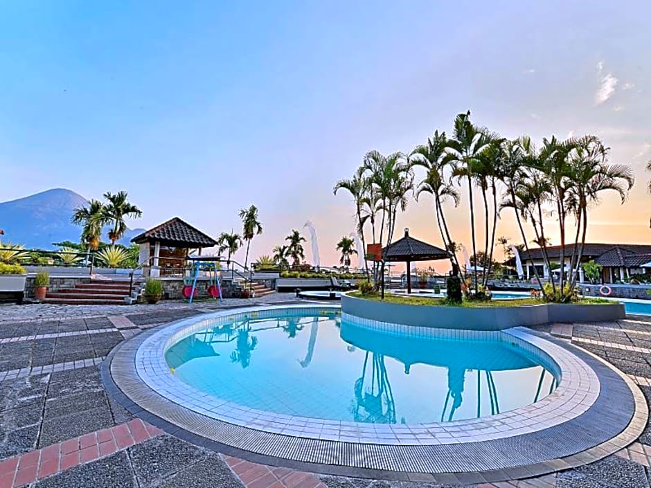 Grand Whiz Hotel Trawas