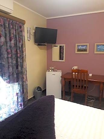 1 Double Bed