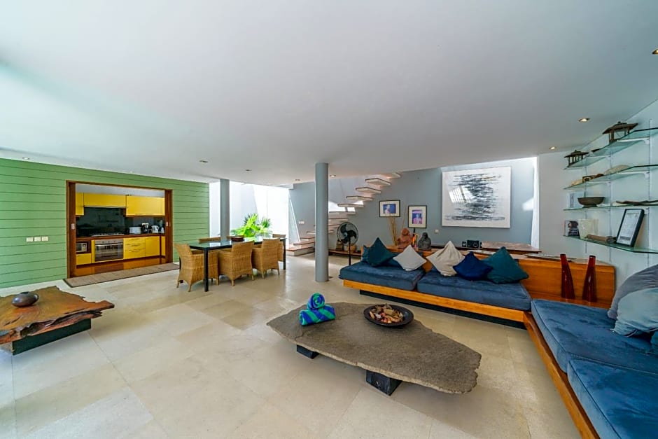 Villa Rio - Contemporary 2BR Villa in Downtown Seminyak