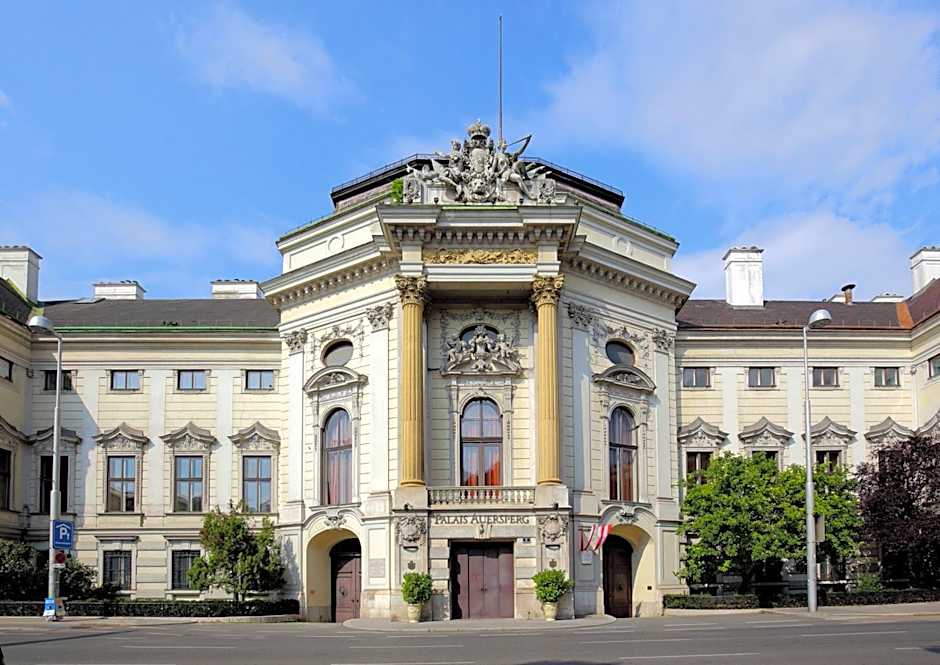 The Levante Rathaus Apartments