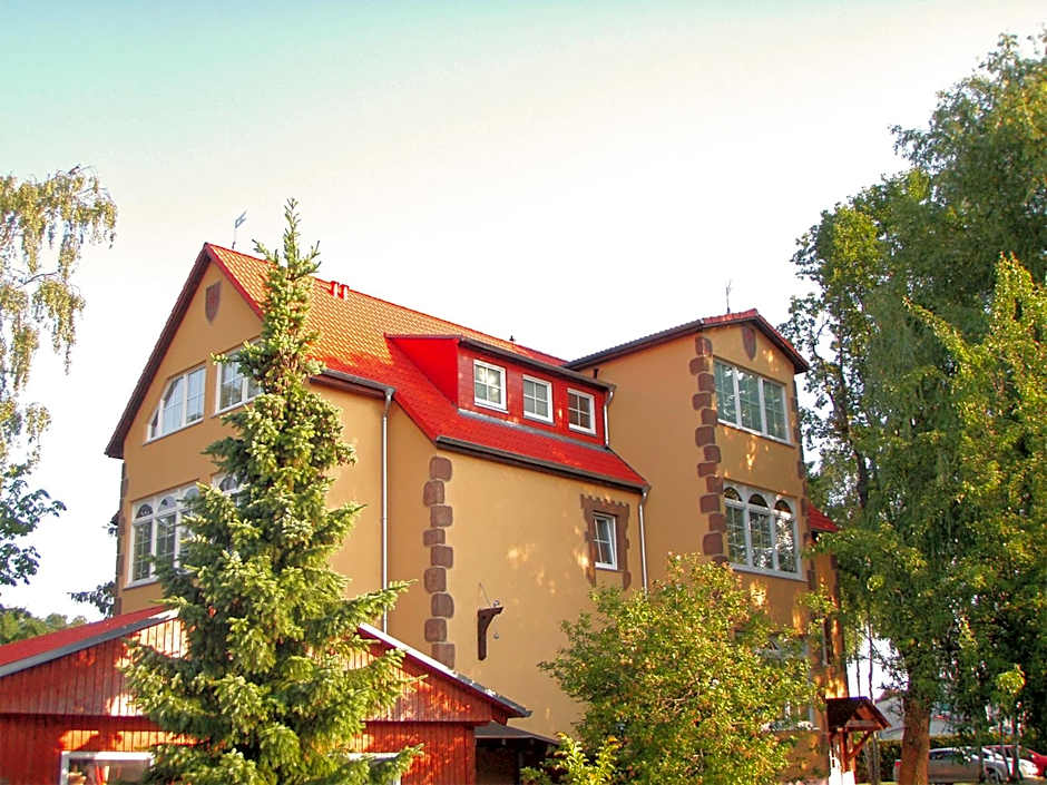 Ostsee-Rittergut-Rügen mit BinzHotel & OrdensKapelle & RomantikGut