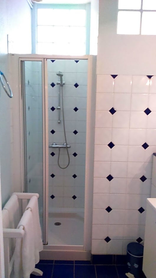 AU MANOIR DE LA BARRE