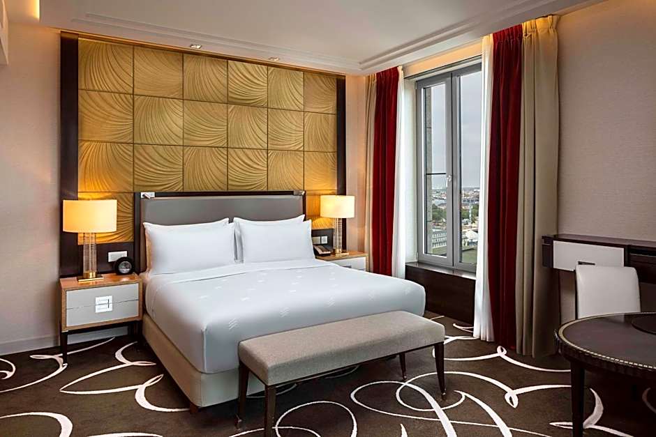 Photo 1 of 1 of Deluxe 1 King Bed