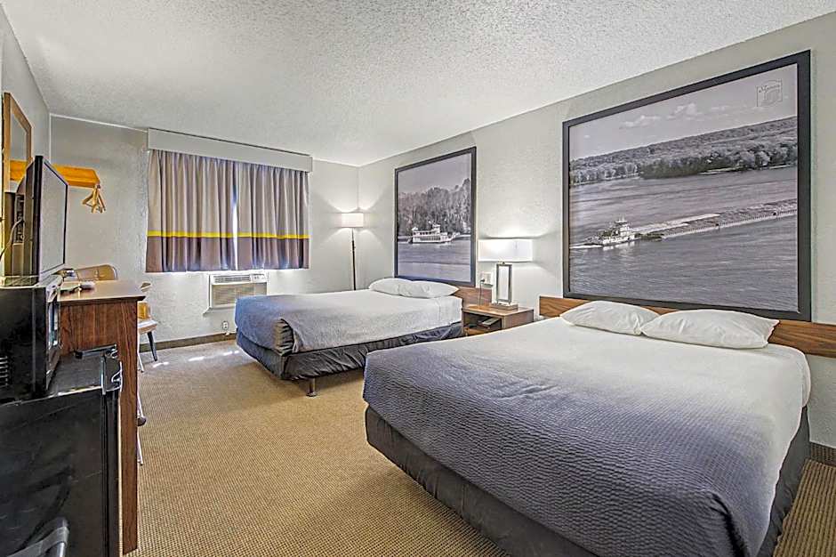 Super 8 by Wyndham Dubuque/Galena Area