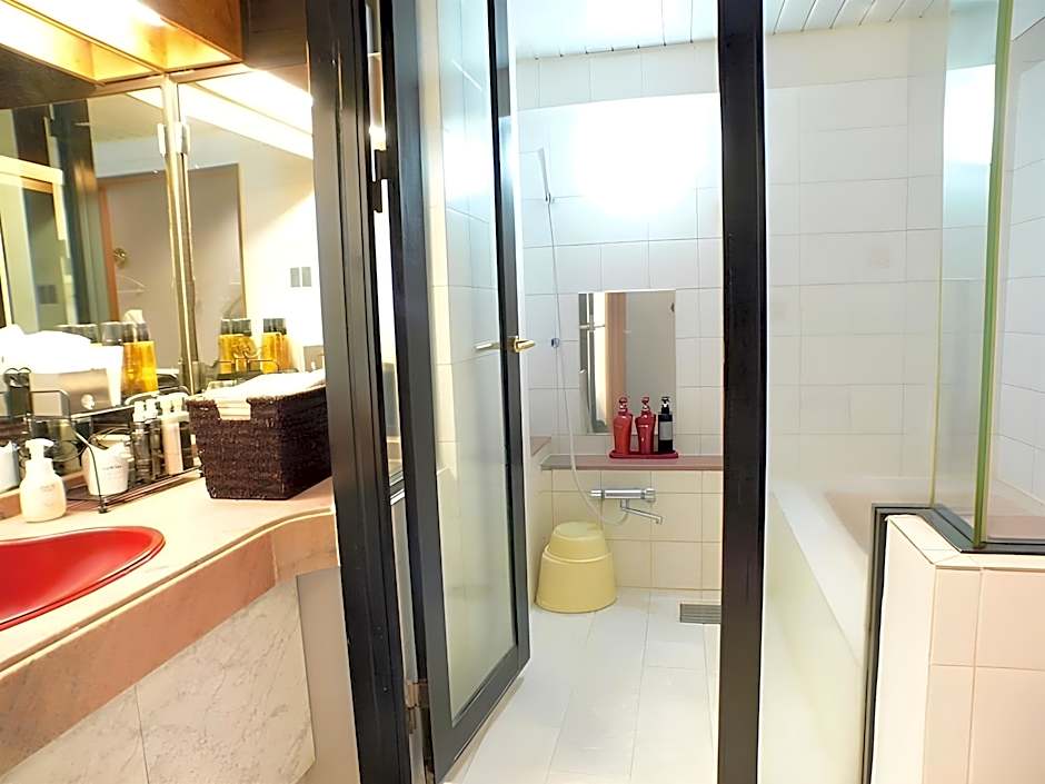 Shinjuku City Hotel N.U.T.S Tokyo