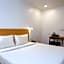 uptown hotel
