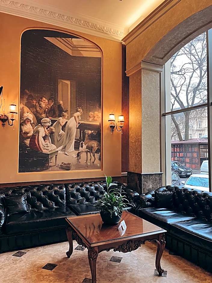 Alexandrovskiy Hotel