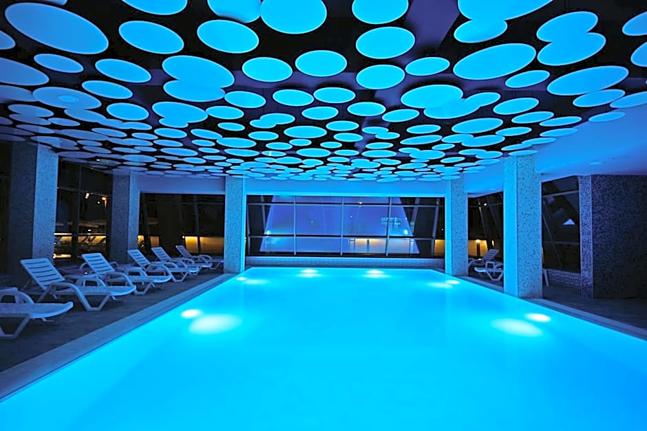 The Grand Gloria Hotel