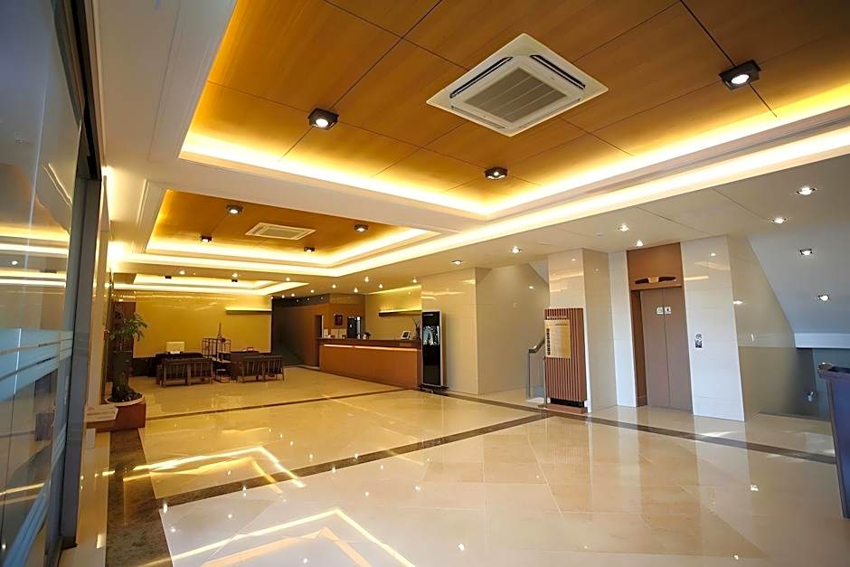 New Donghae Tourist Hotel