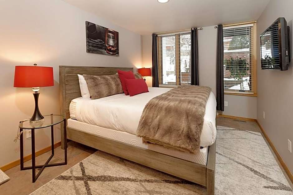 Fifth Avenue Condominiums By Frias