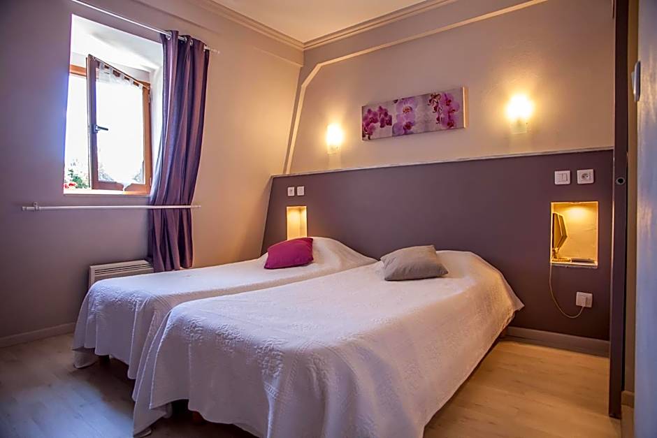 Logis Hotels - Auberge de l'Île - Hôtel 3 étoiles et Restaurant