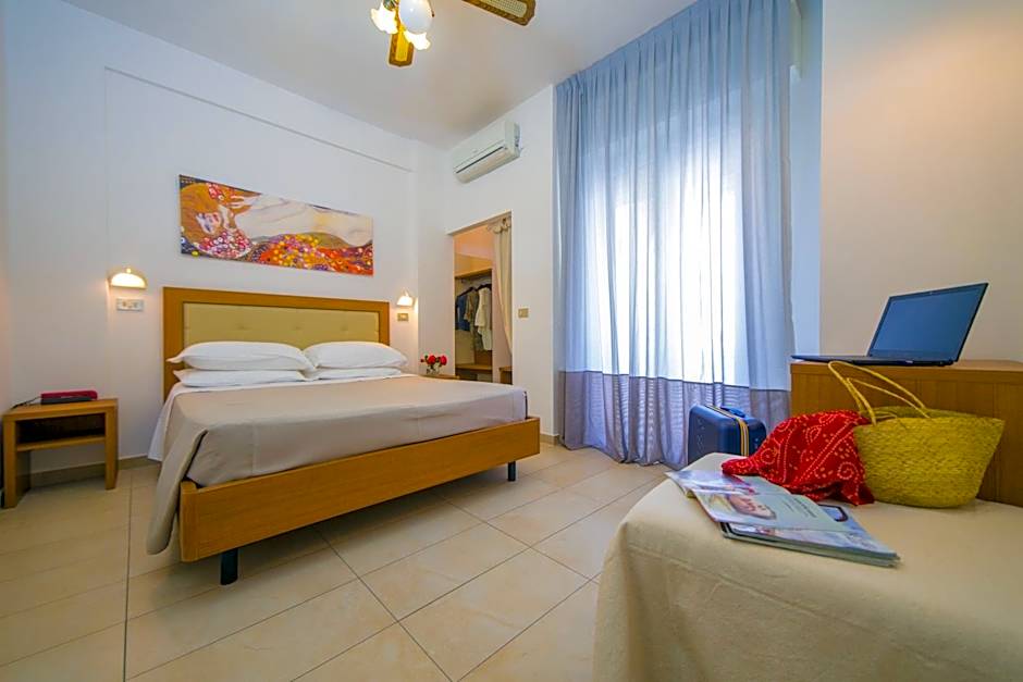 Mediterraneo Hotel & Suites