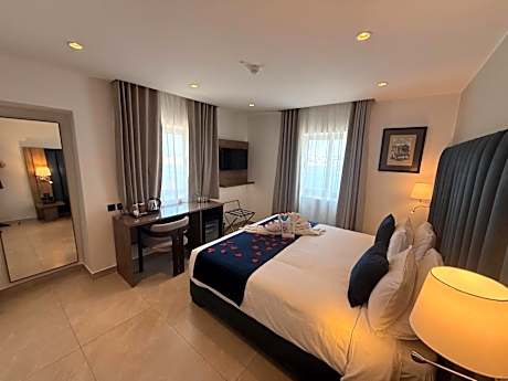 Deluxe Double or Twin Room with Harbor View