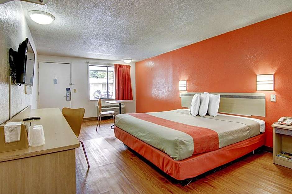 Motel 6-Union City, GA - Atlanta Airport