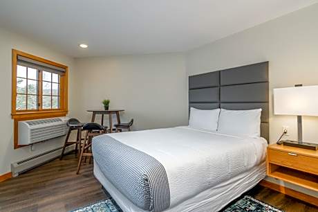 Two Queen Room Main Inn