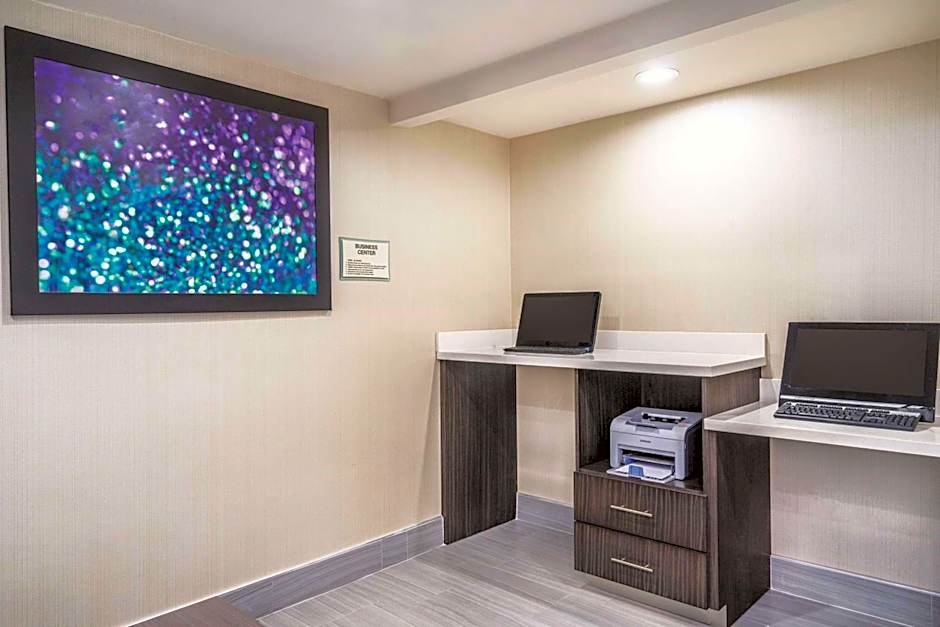 La Quinta Inn & Suites by Wyndham Loudon